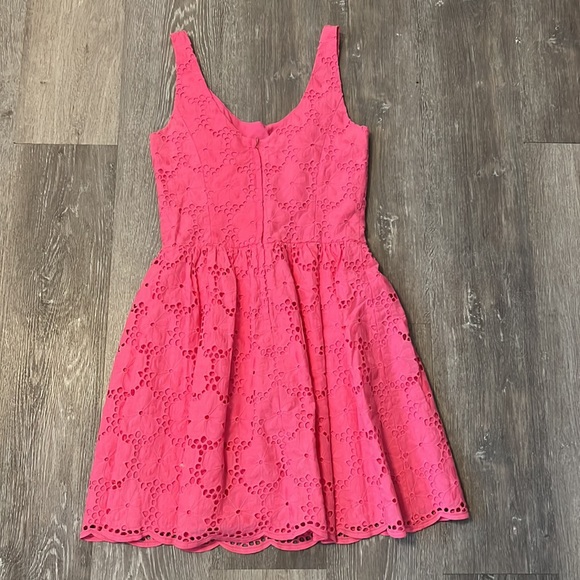 Lilly Pulitzer Calhoun Eyelet Dress pink size 4. Discontinued style - Picture 3 of 3